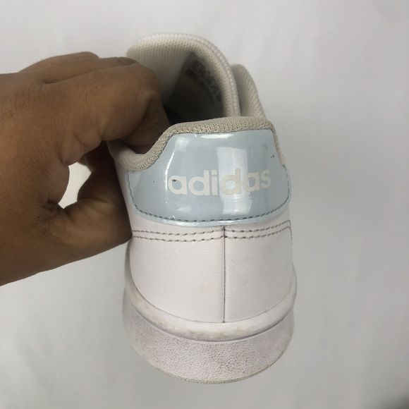 Kids Unisex Adidas Grand Court Cloudfoam Comfort Shoes. Size 4 - Picture 8 of 13